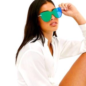 NWT Quay Women's Daydream Shield Sunglasses